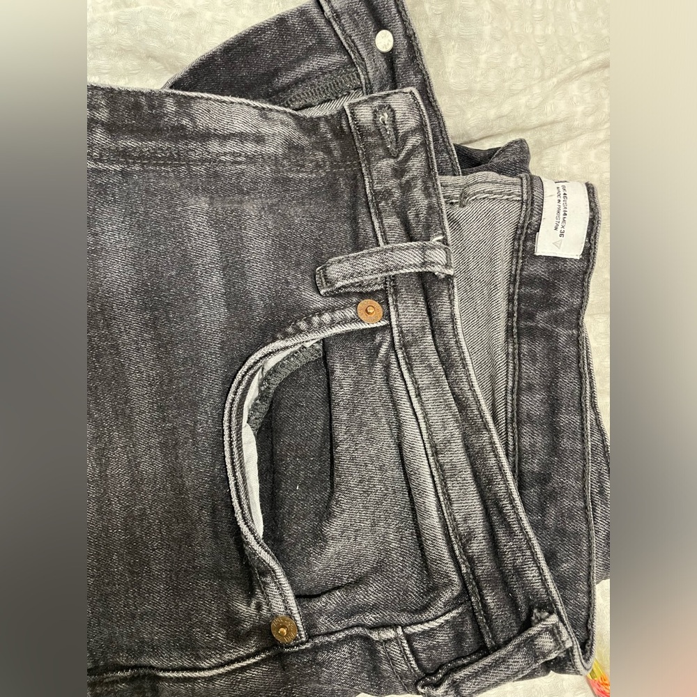 Size 14 USA Zara Jeans frayed hem